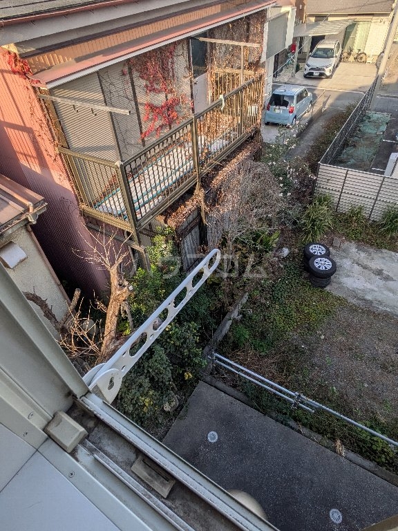 16/27 バルコニー