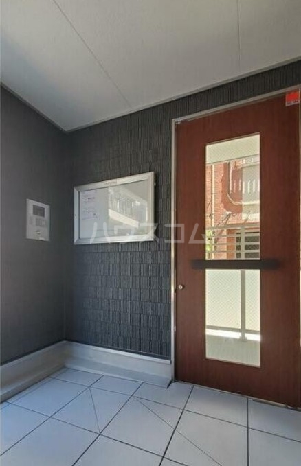 20/30 エントランス