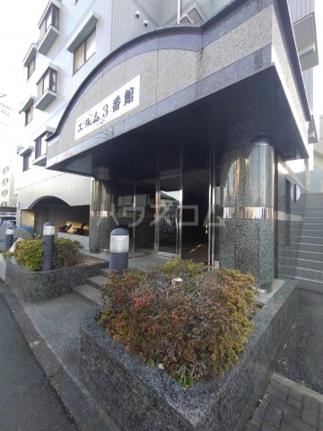 21/30 エントランス