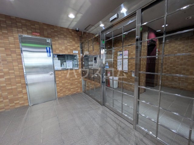 17/27 エントランス