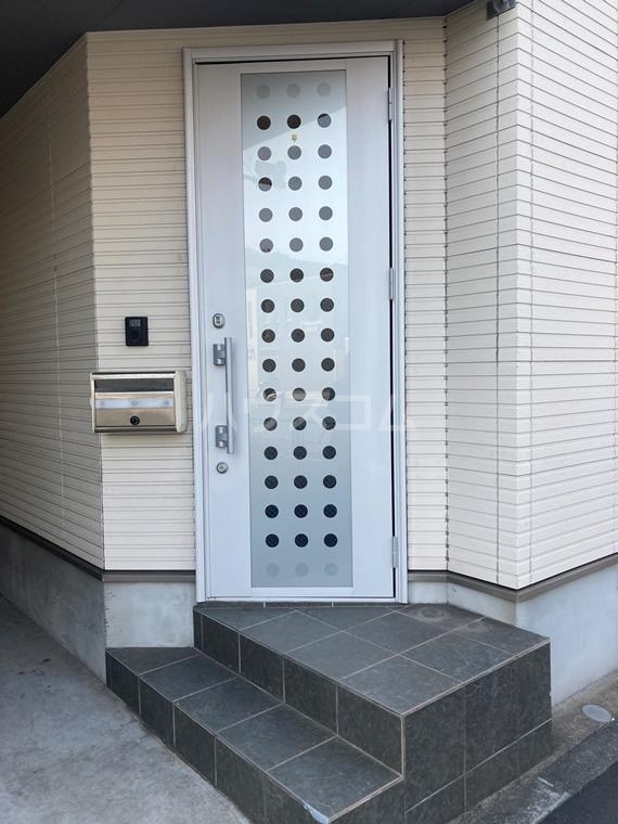 13/23 エントランス