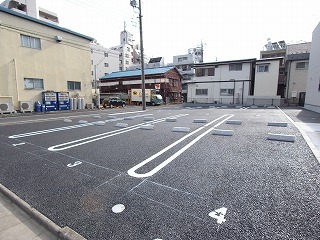 2/4 駐車場