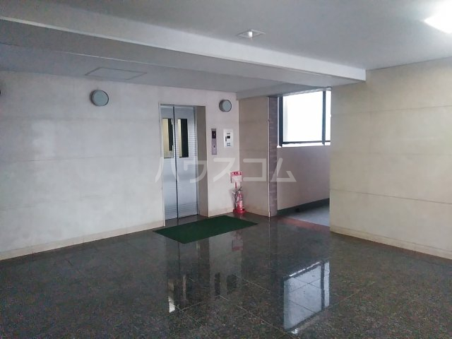 2/4 エントランス