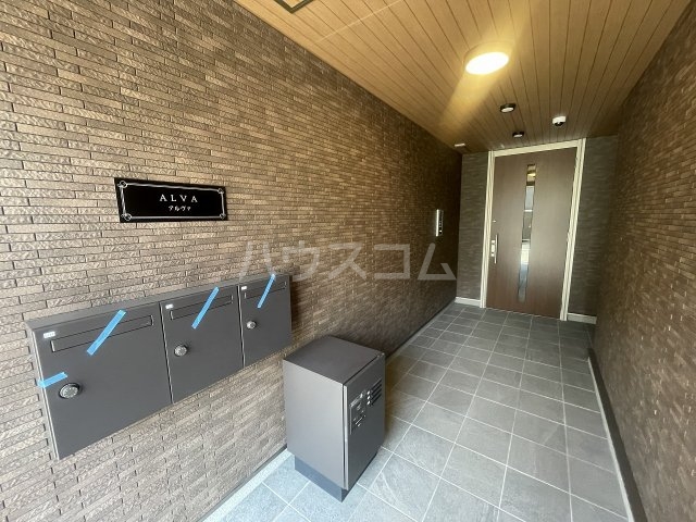 18/28 エントランス