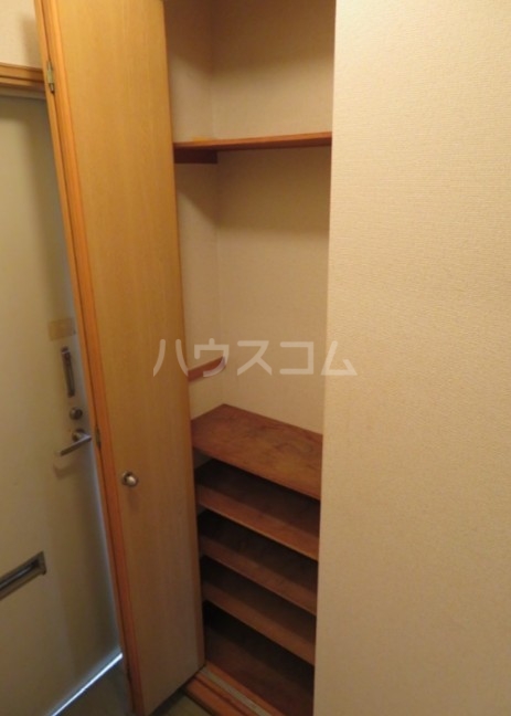 18/29 エントランス