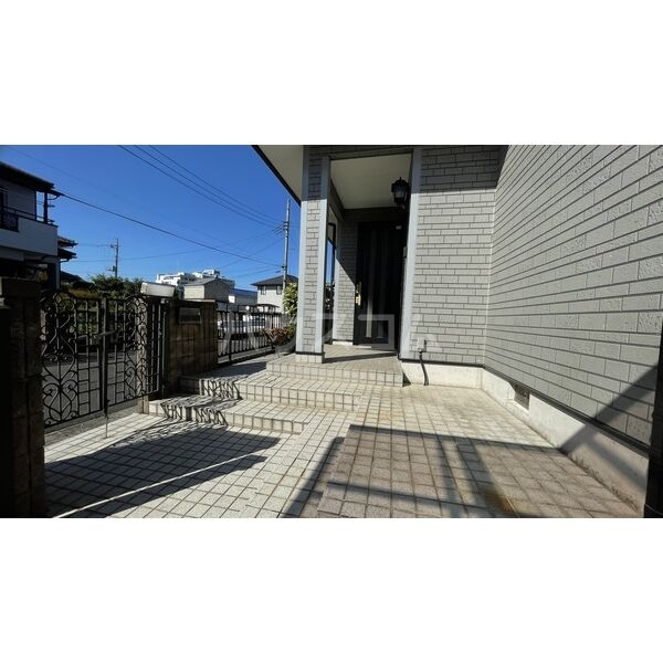 17/19 エントランス