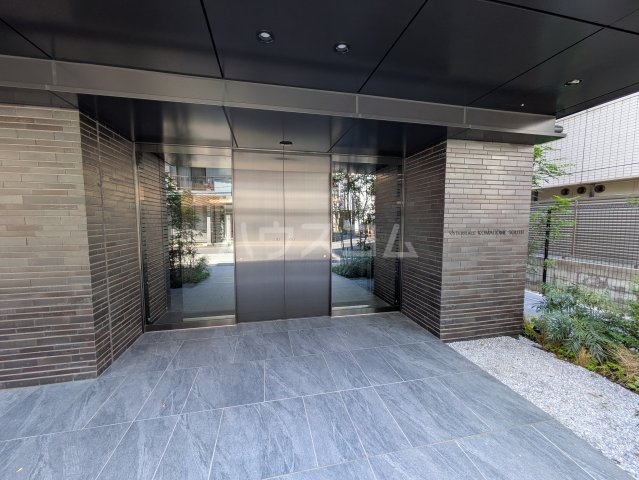 15/26 エントランス