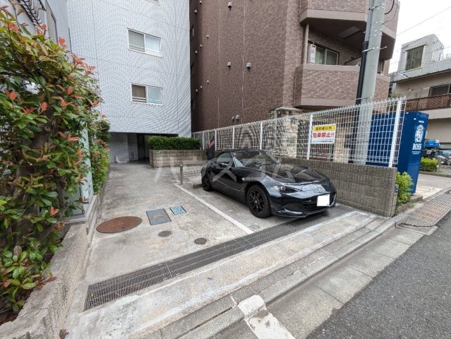 14/18 駐車場