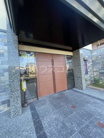 21/30 エントランス