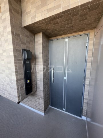 22/30 エントランス