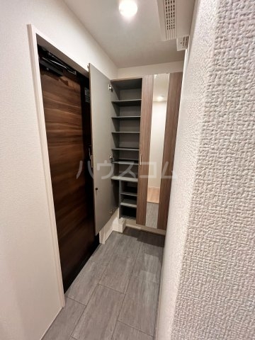 18/27 エントランス