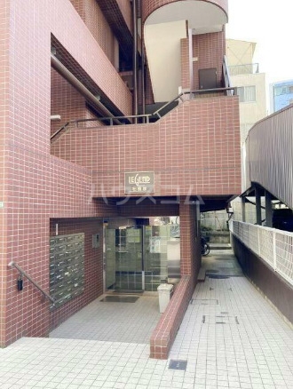 25/30 エントランス