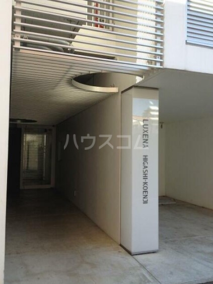 2/5 エントランス