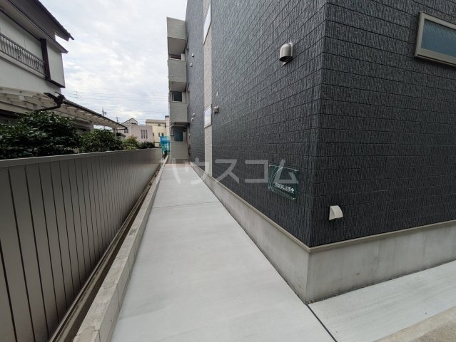 25/30 エントランス