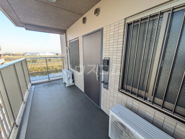 23/30 バルコニー