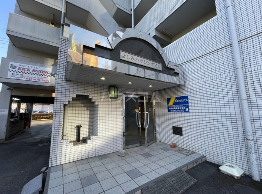 17/27 エントランス