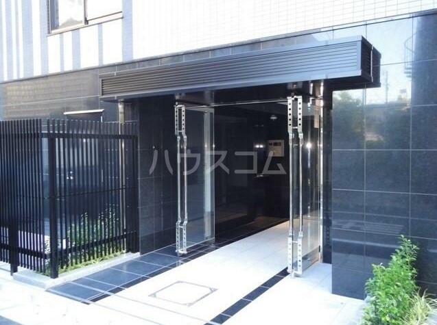 15/22 エントランス