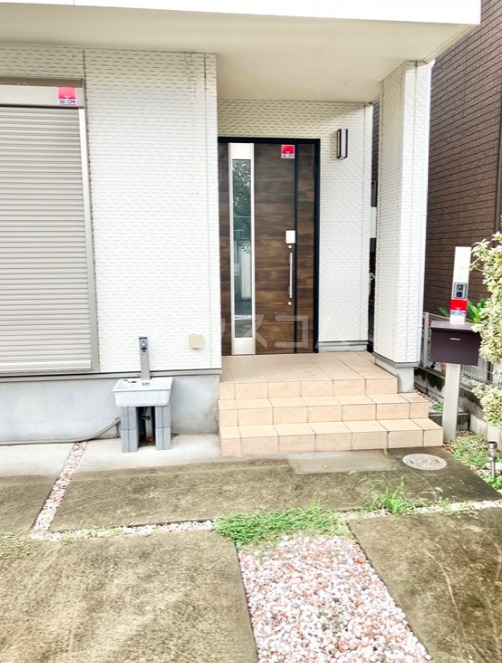 16/17 エントランス