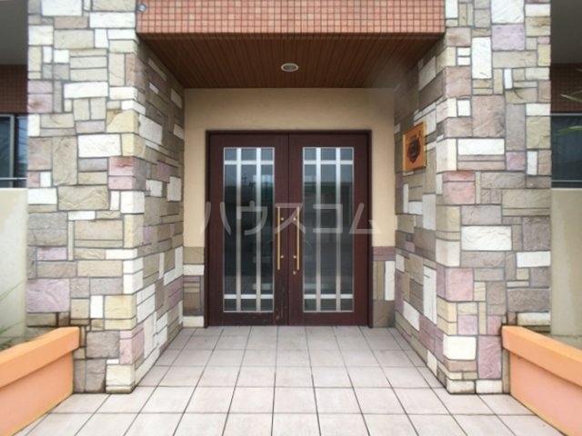 16/25 エントランス