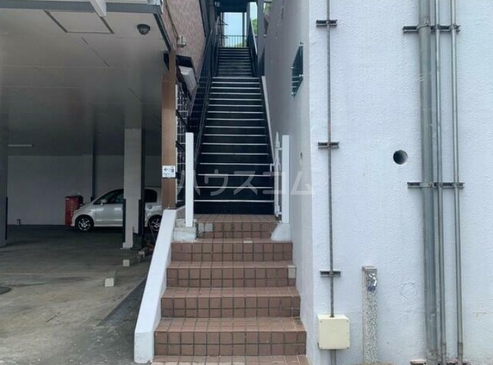 3/7 エントランス