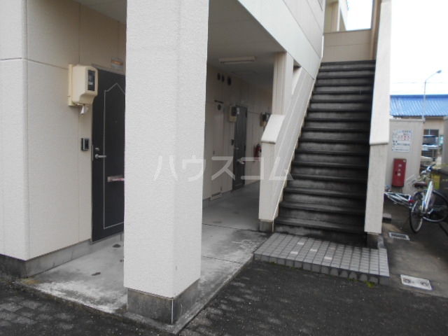 16/27 エントランス