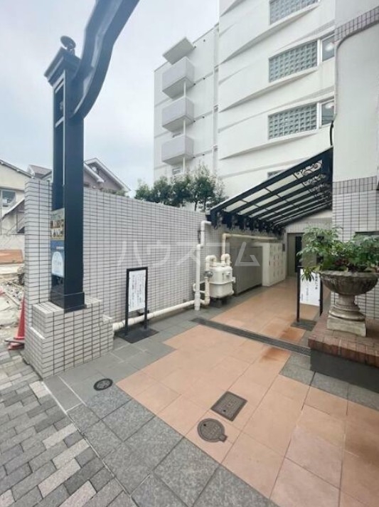 14/21 エントランス