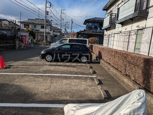 18/27 駐車場