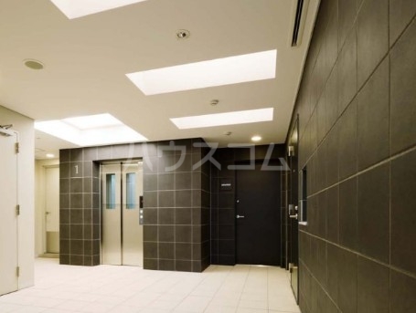 16/26 エントランス