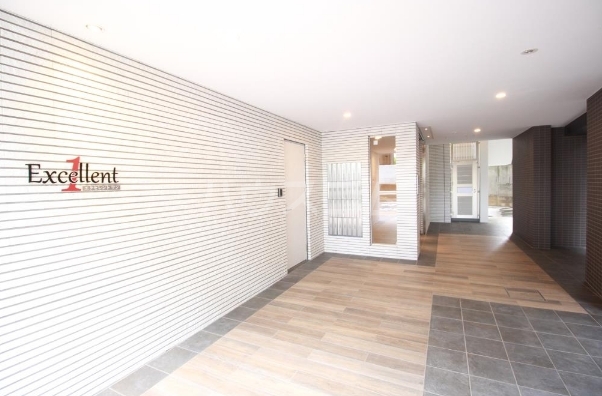 14/15 エントランス