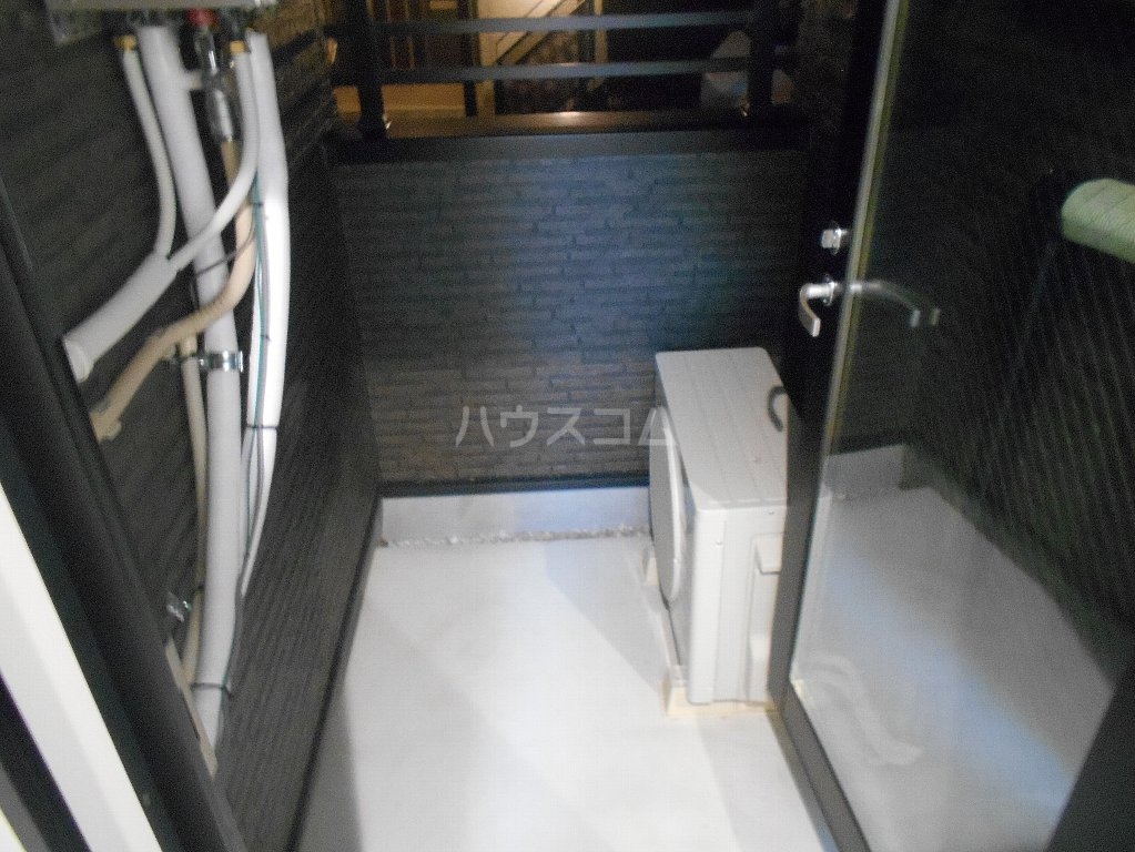 13/18 バルコニー