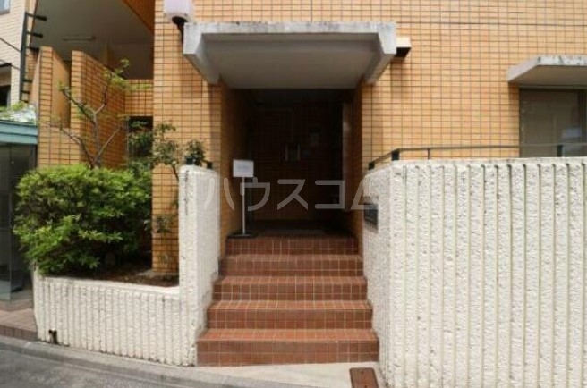 18/24 エントランス