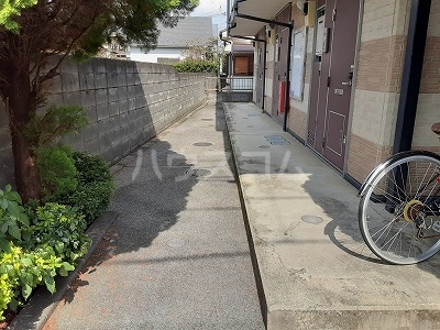 25/29 エントランス