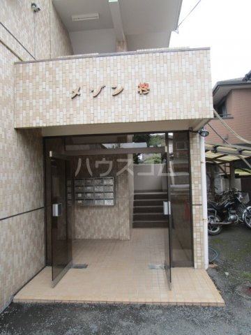 27/30 エントランス