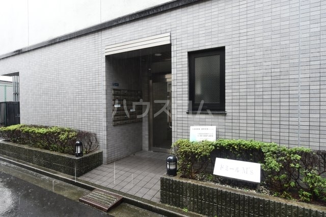 16/17 エントランス