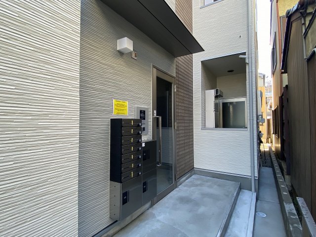 22/29 エントランス