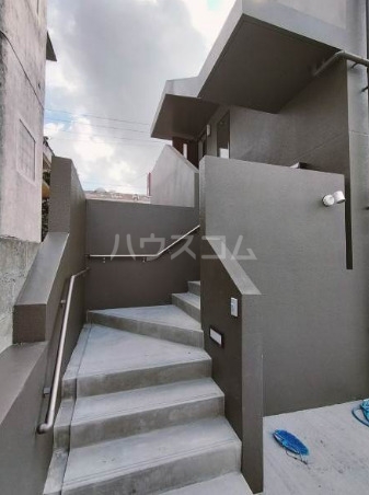 18/22 エントランス