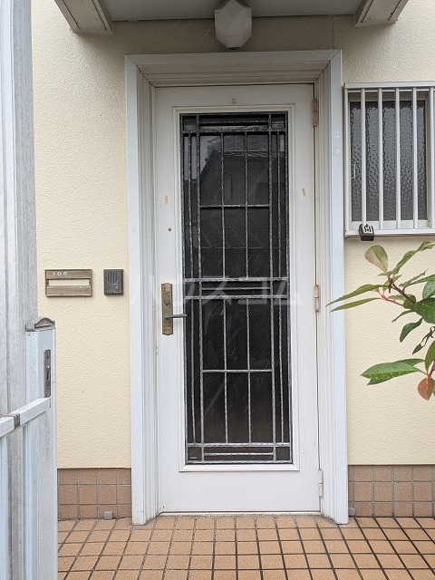 22/30 エントランス