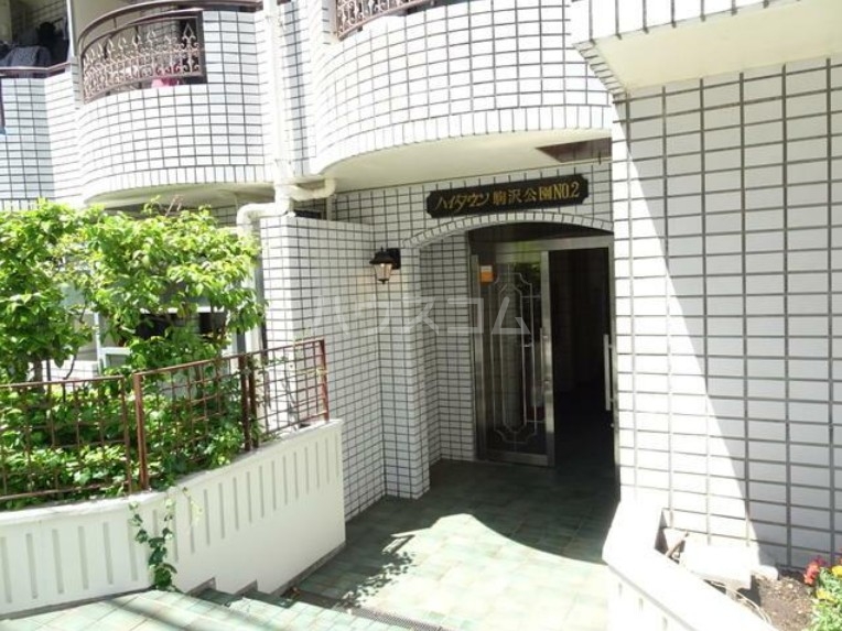 22/30 エントランス