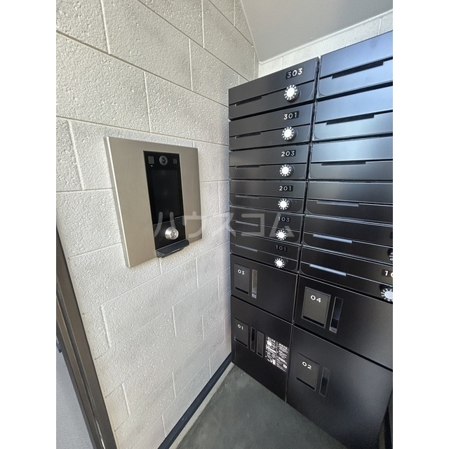 18/28 エントランス