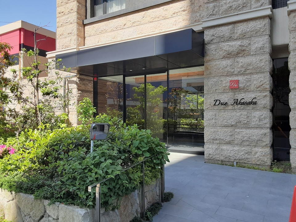 24/30 エントランス