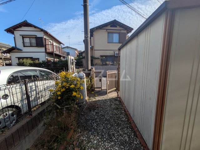 24/30 エントランス