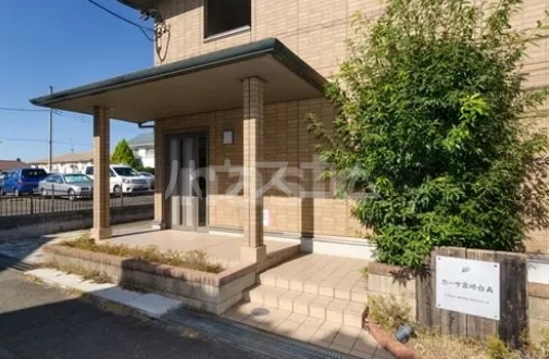 23/24 エントランス