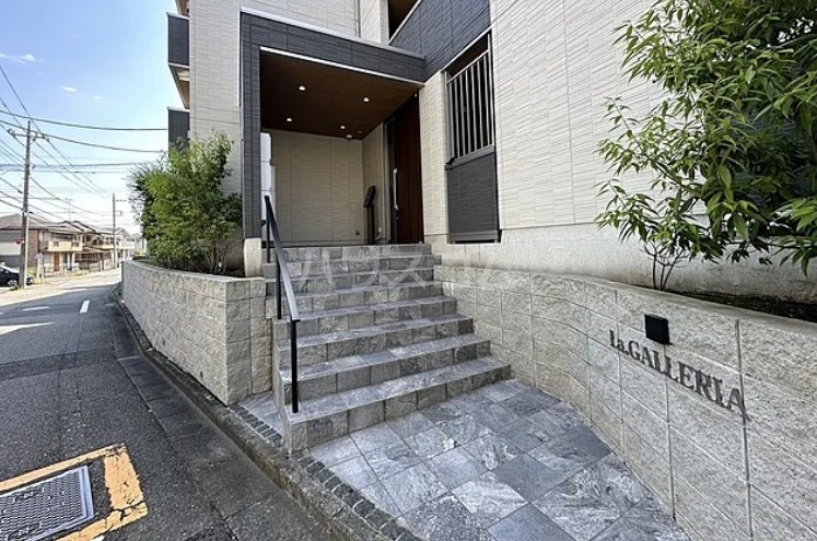 19/29 エントランス