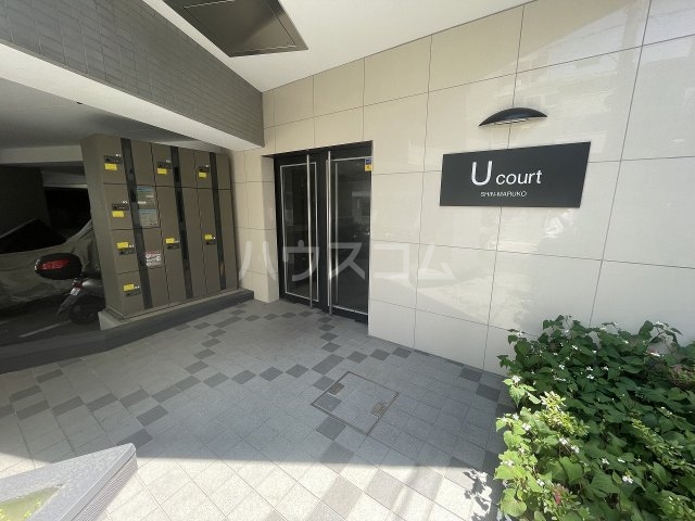 21/30 エントランス