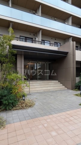 18/21 エントランス