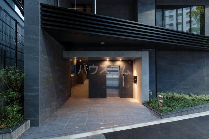 8/10 エントランス