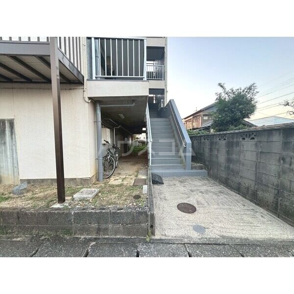 15/27 エントランス