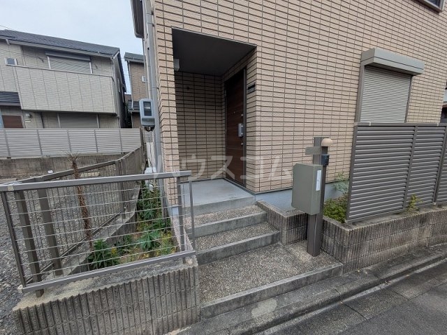 23/26 エントランス