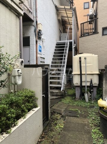 23/26 エントランス