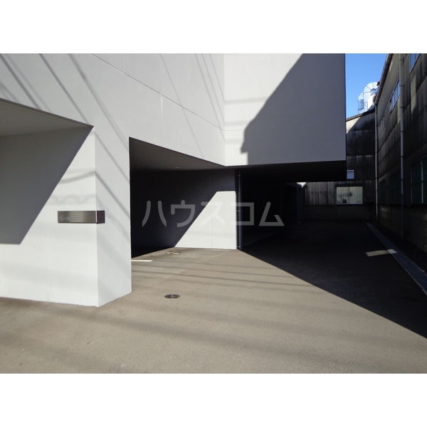 14/15 エントランス